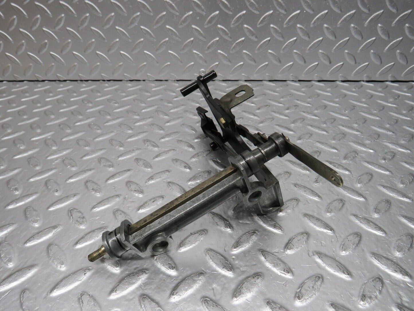 32276 Mercedes-Benz C107 350SLC Coupe Heater Control Mechanism