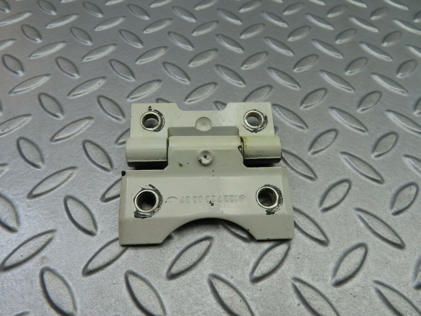 5847 Mercedes-Benz W123 200 Door Hinge 1237200037