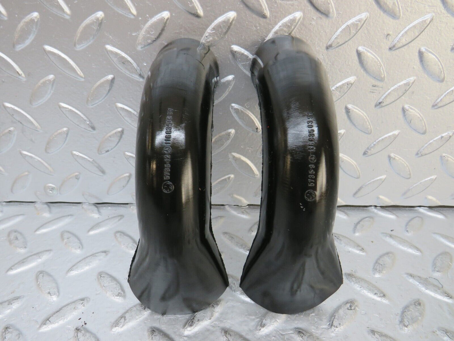 26159 Mercedes-Benz W116 450SE Water Drain Hose Pipe Pair 1168350397