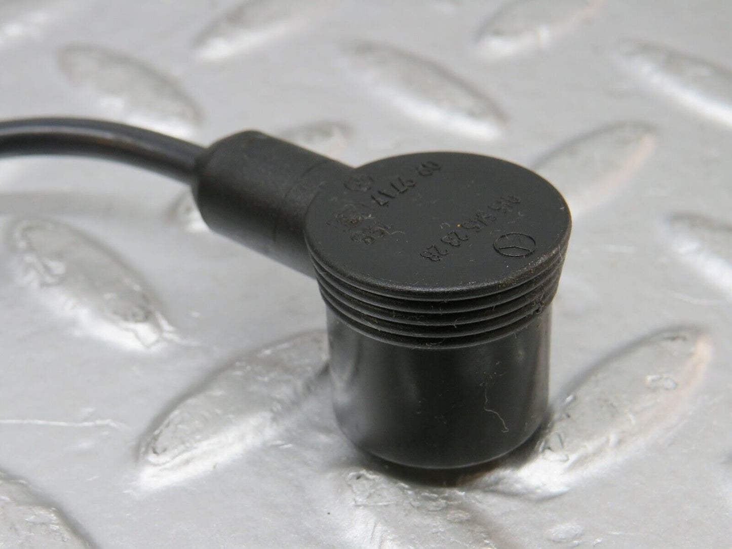 33509 Mercedes-Benz W202 C180 Crankshaft Position Sensor 0155452828 0031535028