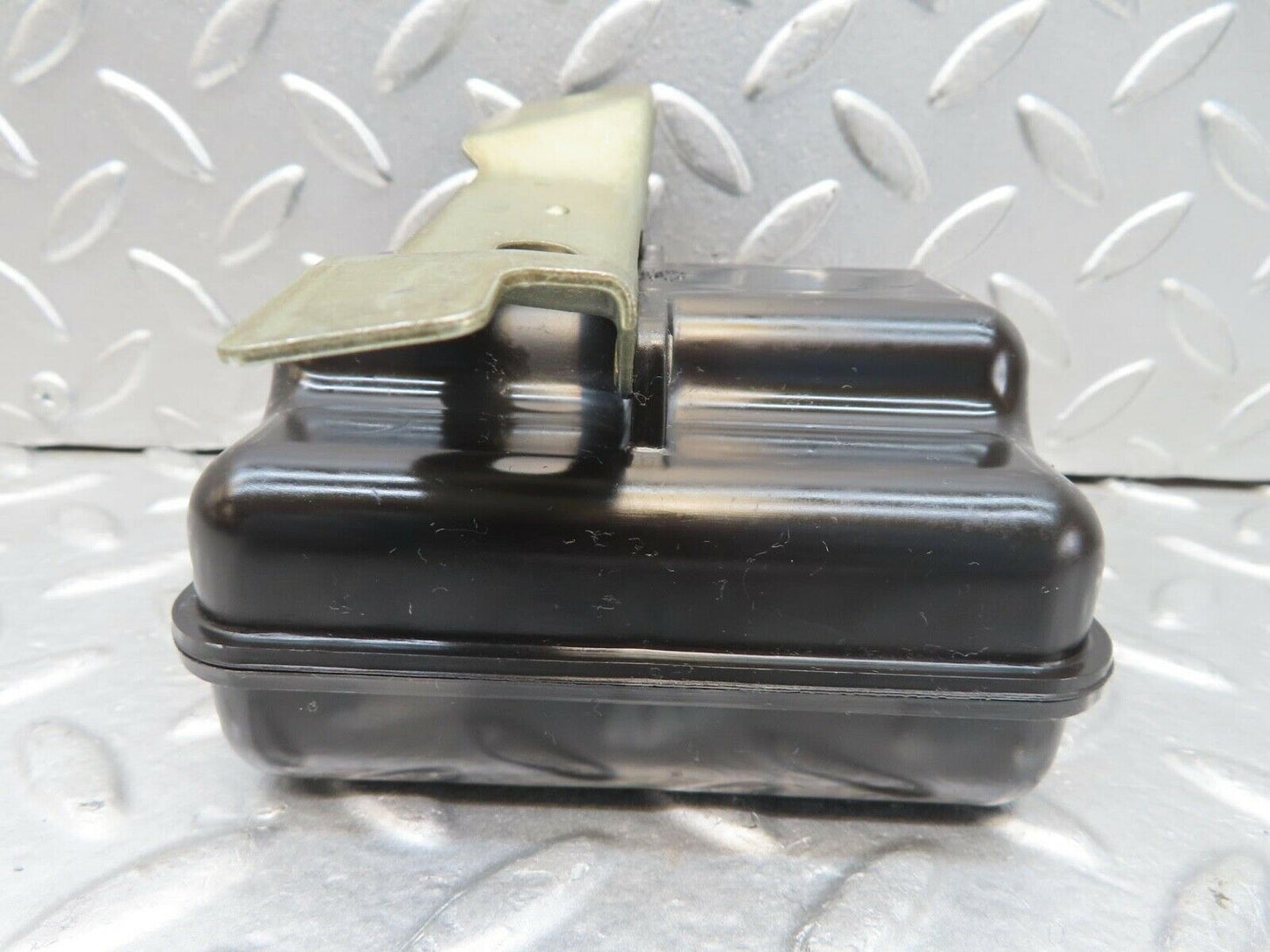 15083 Mercedes-Benz W140 S320 Air Vacuum Expansion Tank 1298050019