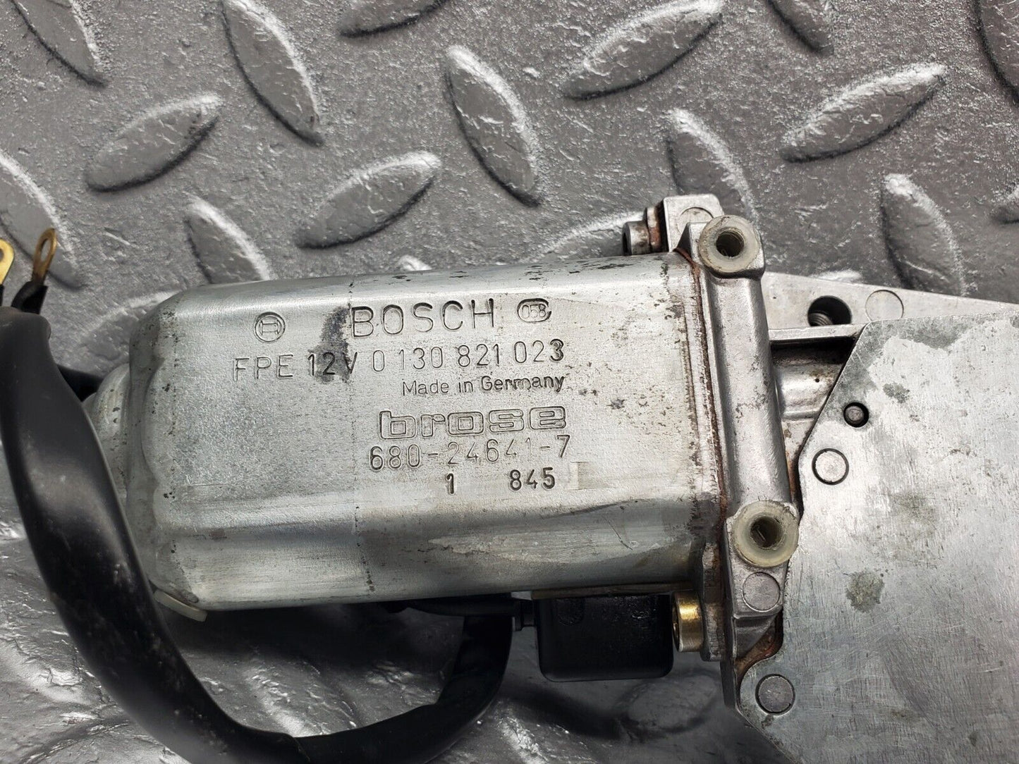 46378 Mercedes-Benz C123 280CE Coupe Front Right Window Regulator Motor 0130821023
