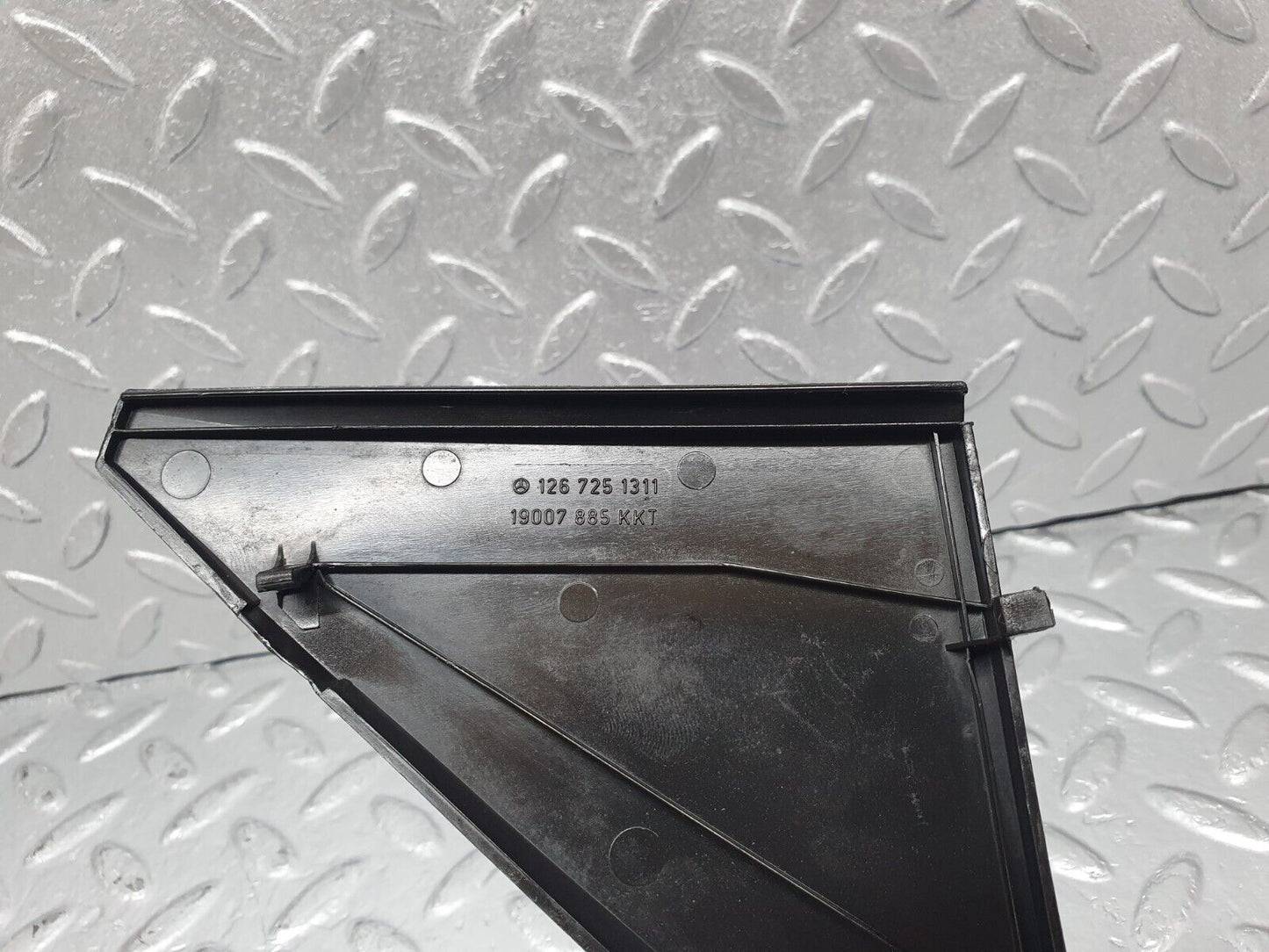 43673 Mercedes-Benz C126 380SEC Coupe Wing Mirror Triangle Cover Left 1267251311