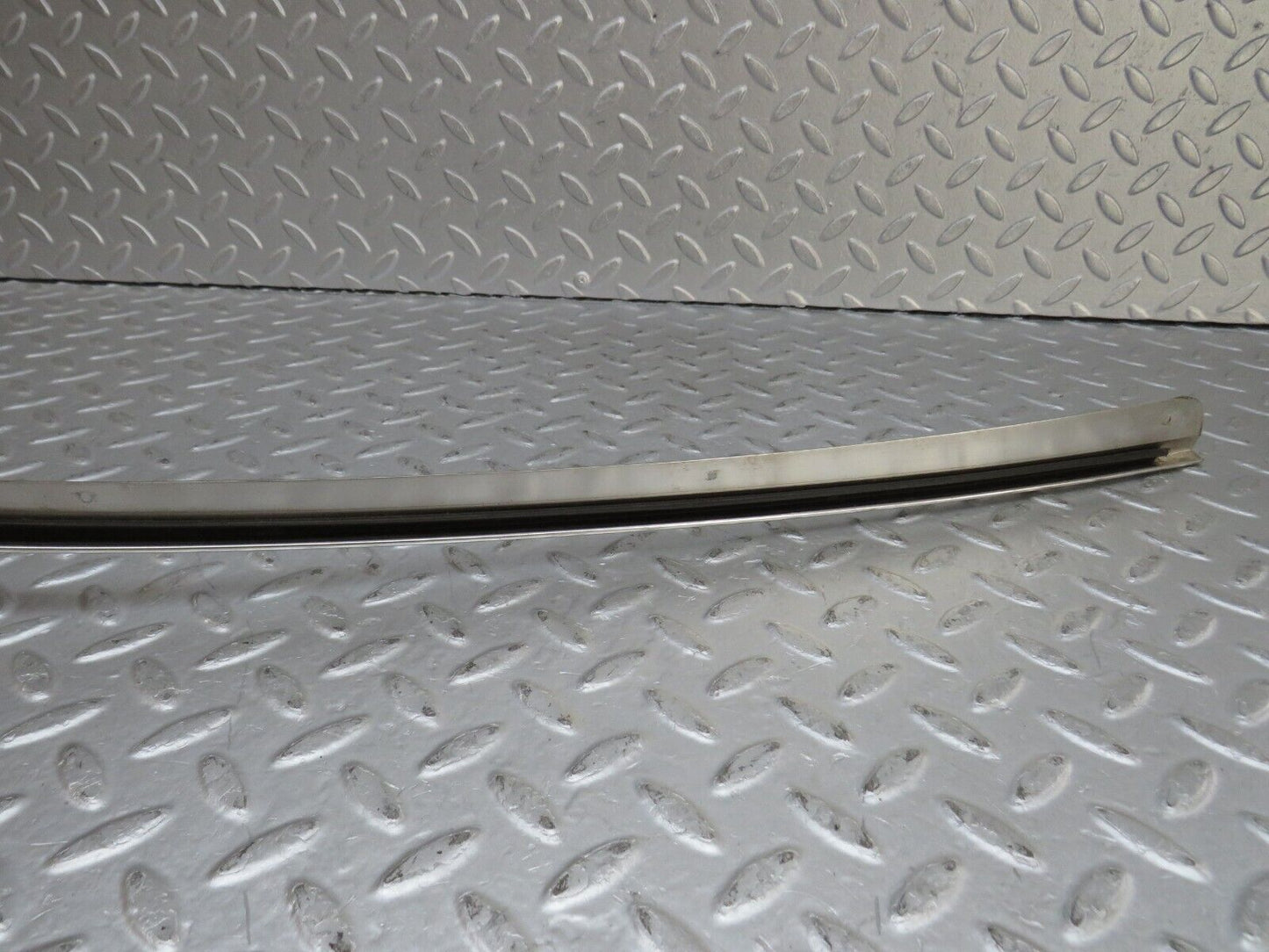36325 Mercedes-Benz W126 420SE Roof Chrome Trim Left Side