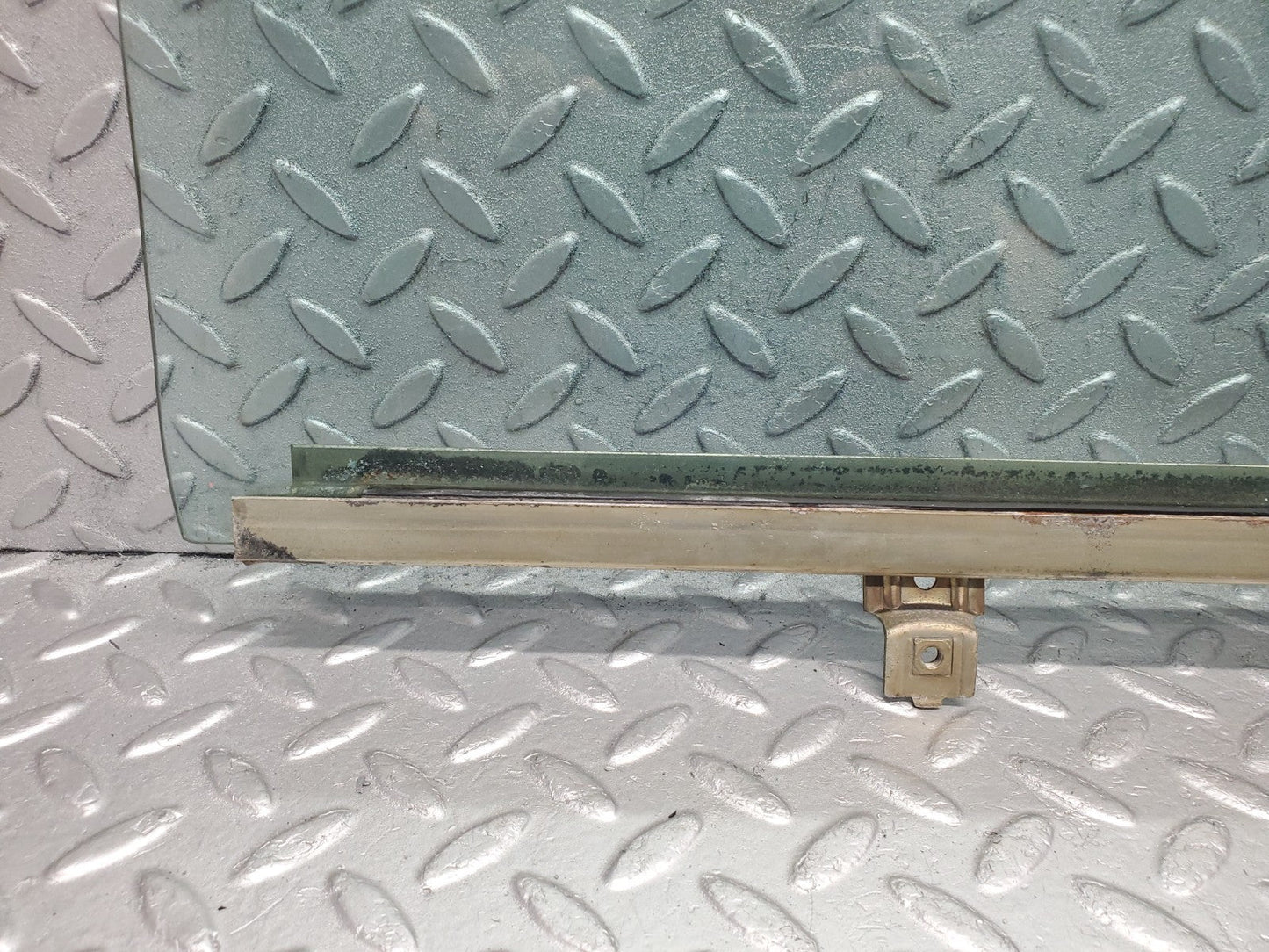 47318021