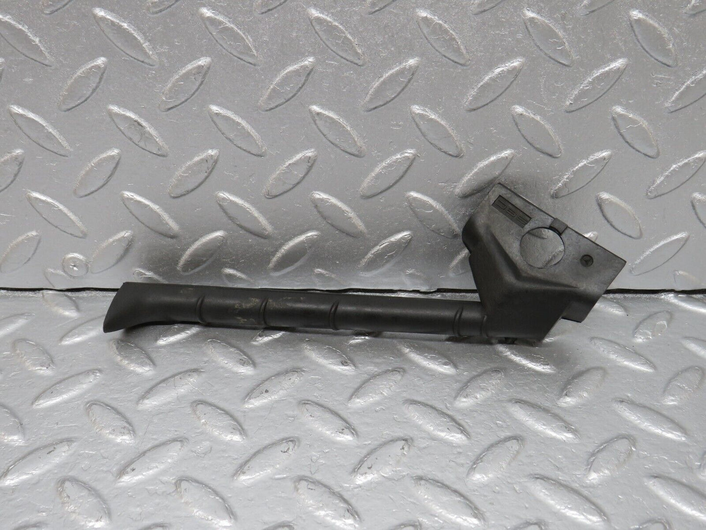 40670 Mercedes-Benz W123 300D Wiper Mechanism Tray Water Drain