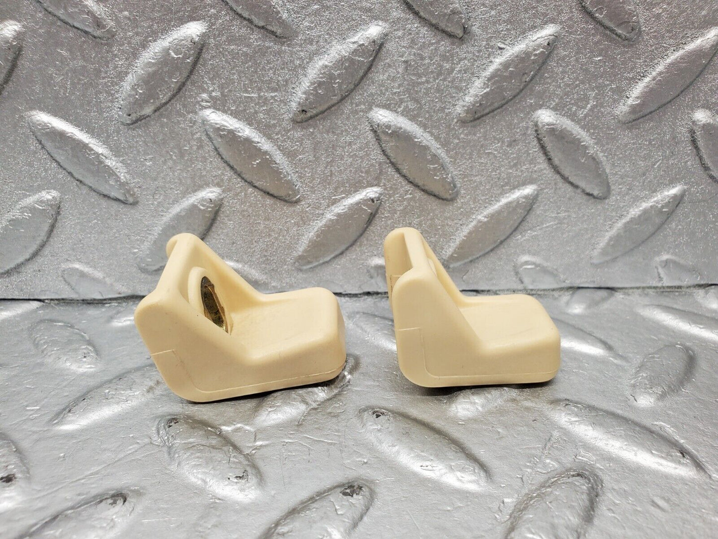 47008 Mercedes-Benz R129 320SL Coupe Rear Seat Holder