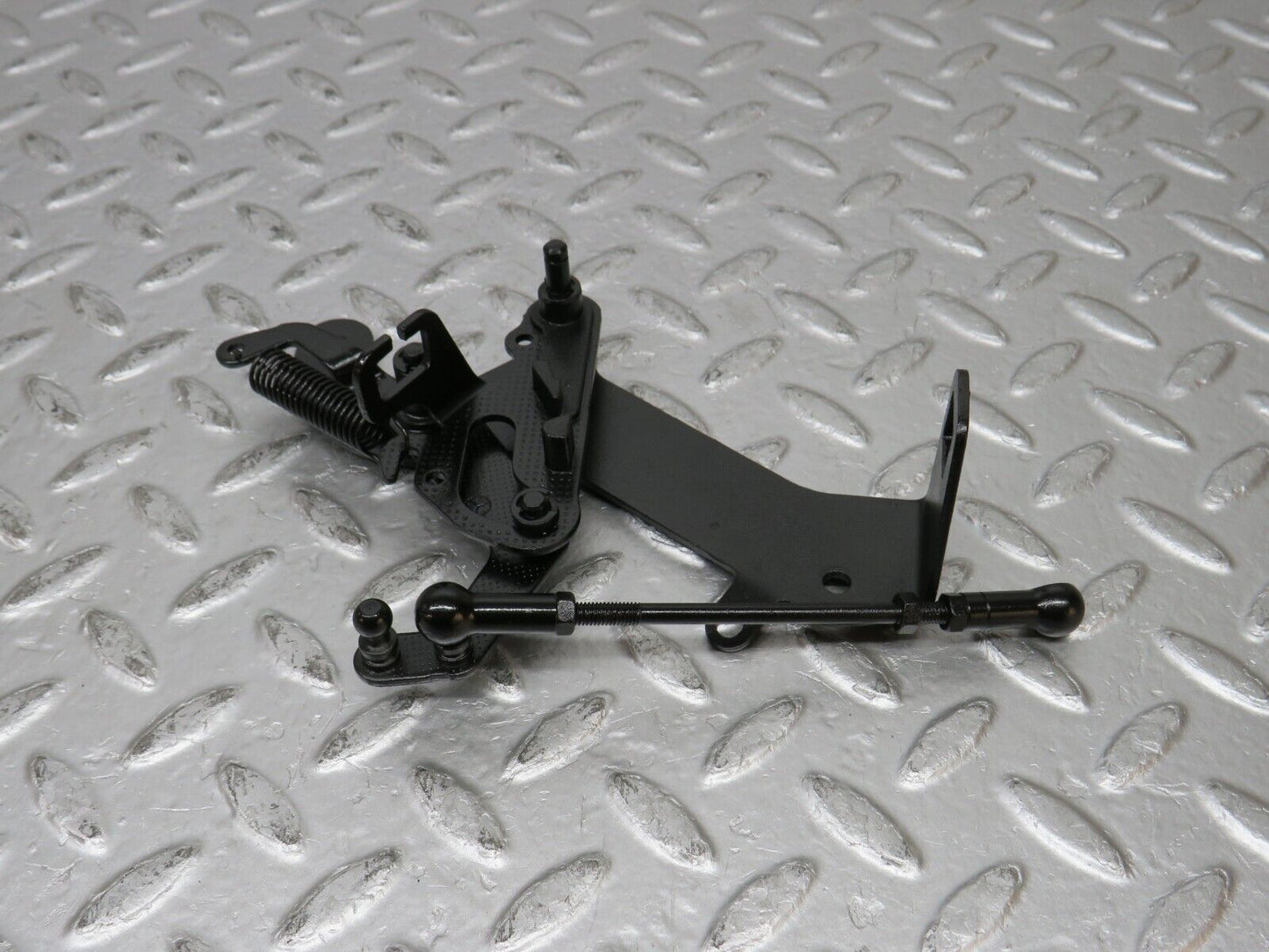 31534 Mercedes-Benz S124 220TE Wagon Throttle Linkage