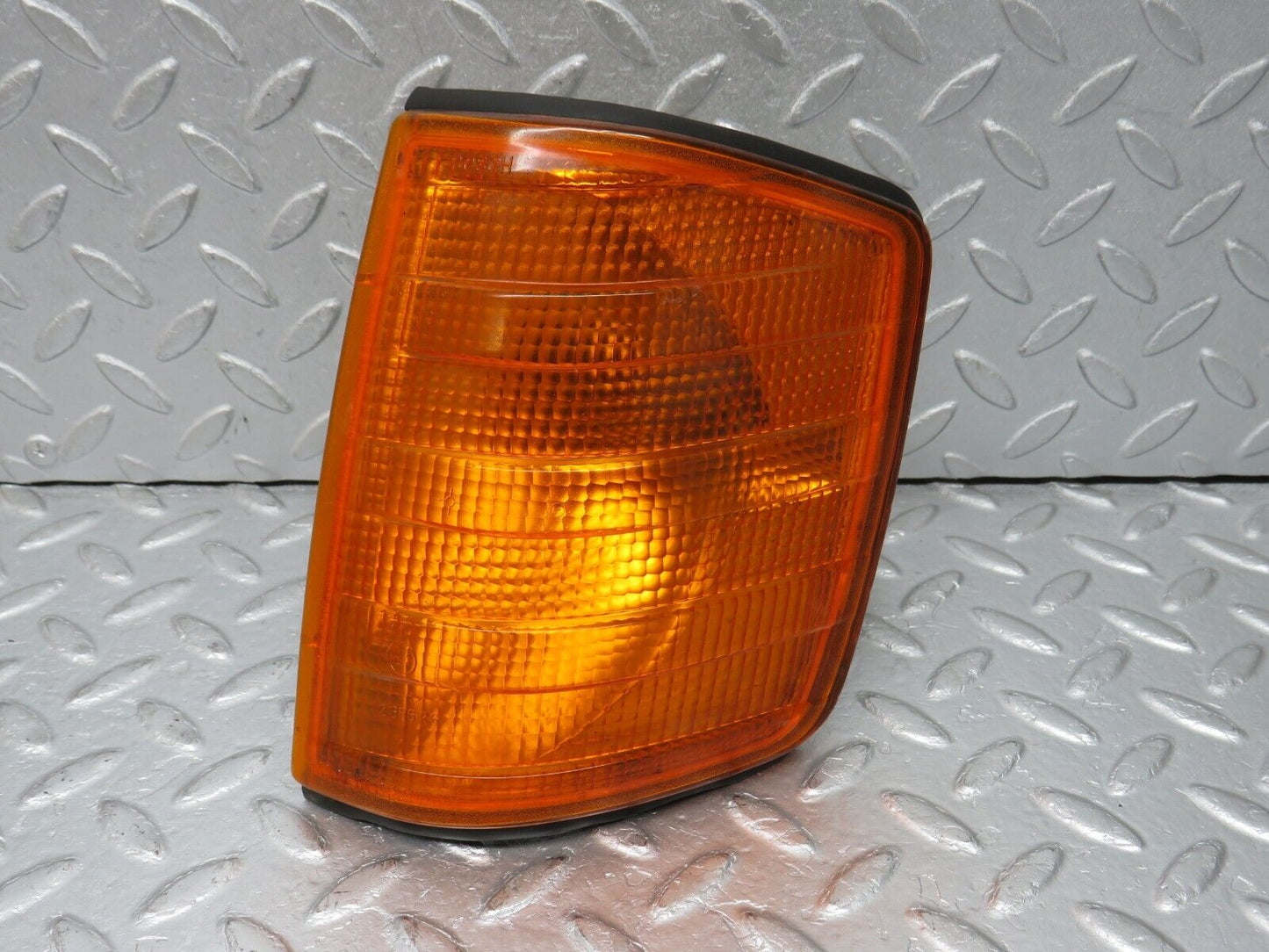 38844 Mercedes-Benz W201 190E Indicator Light Bosch Front Left 1305232911