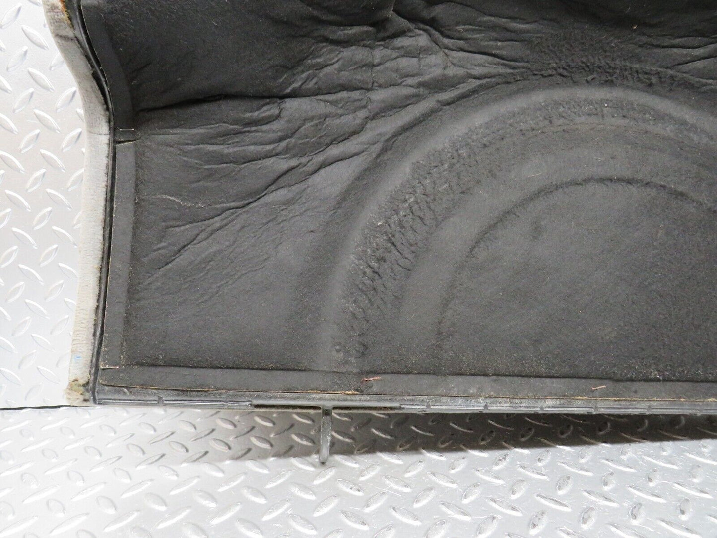 31189 Mercedes-Benz S124 220TE Wagon Trunk Side Panel Cover Left Grey