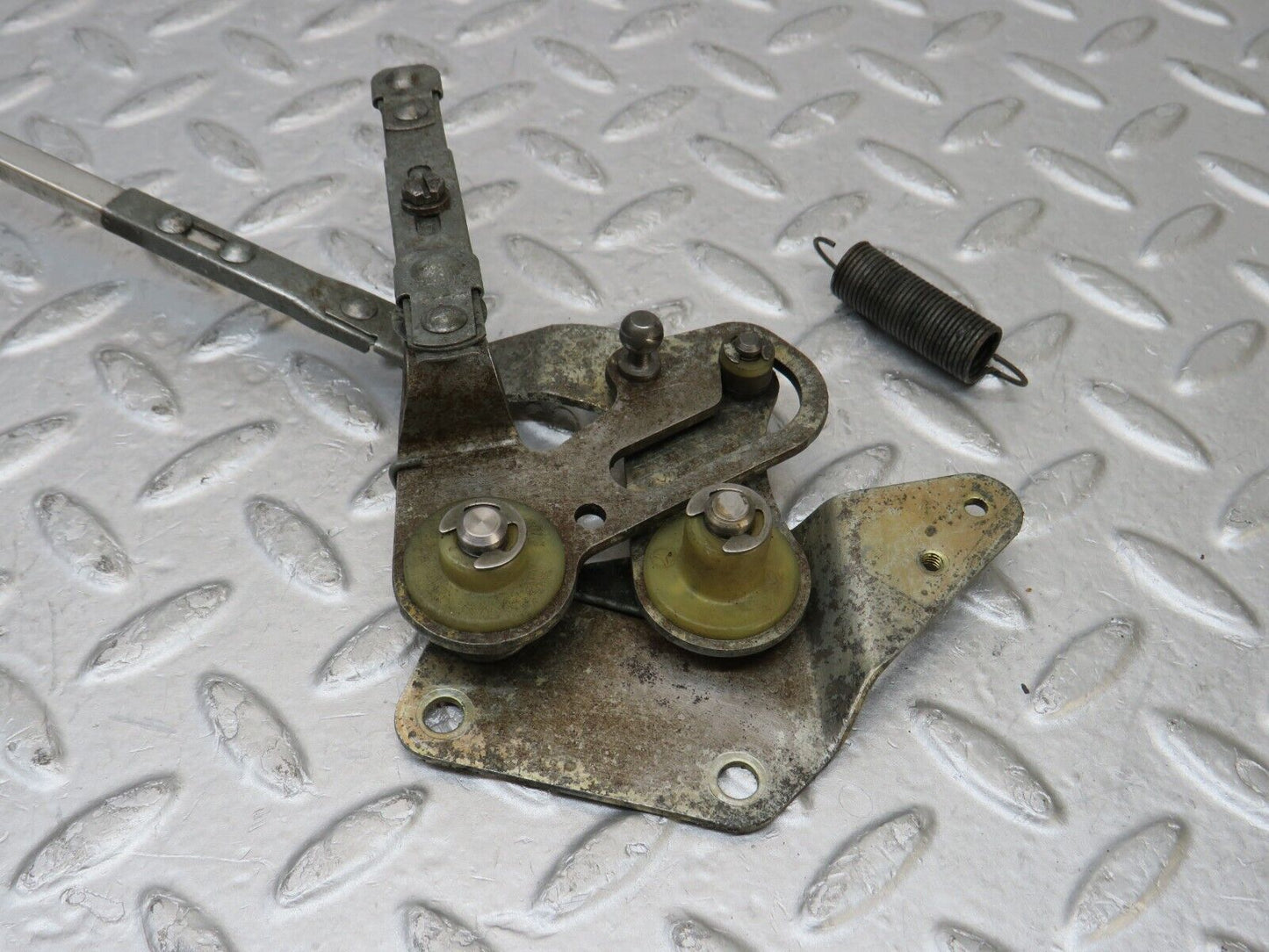 35603 Mercedes-Benz R107 280SL Coupe Throttle Linkage