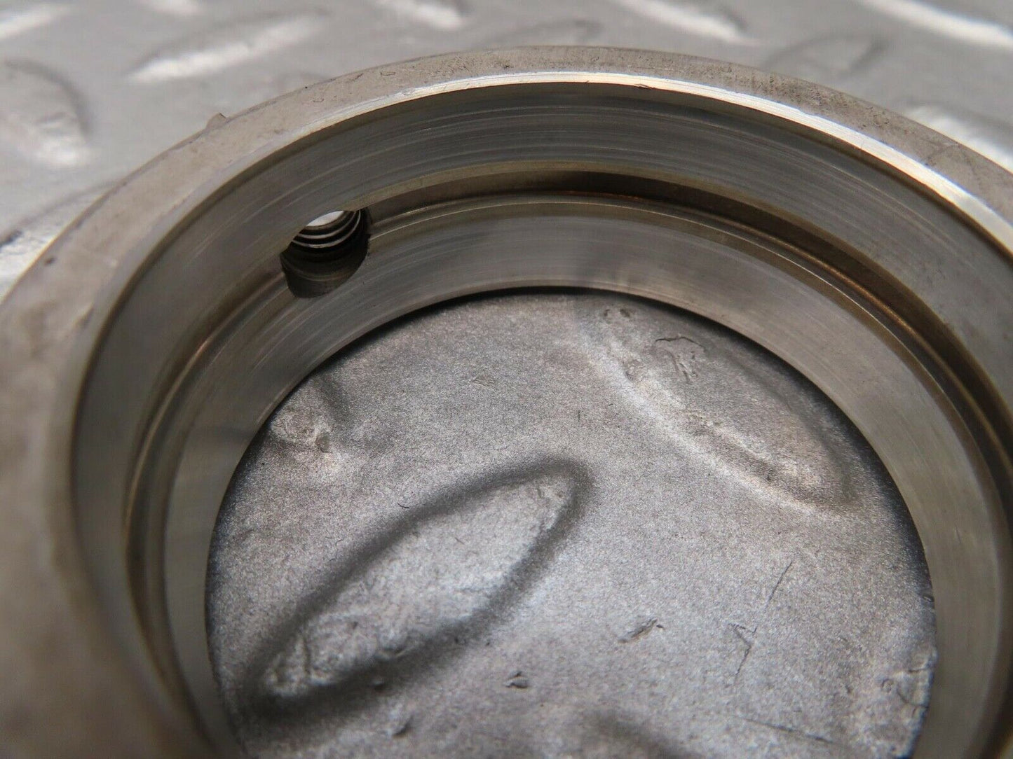 16546 Mercedes-Benz C107 350SLC Coupe Camshaft Tower Bearing 1160512118