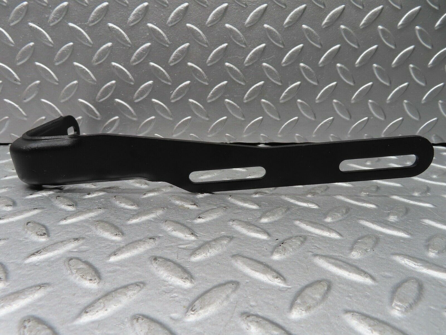 20378 Mercedes-Benz W114 280CE Coupe Exhaust Bracket