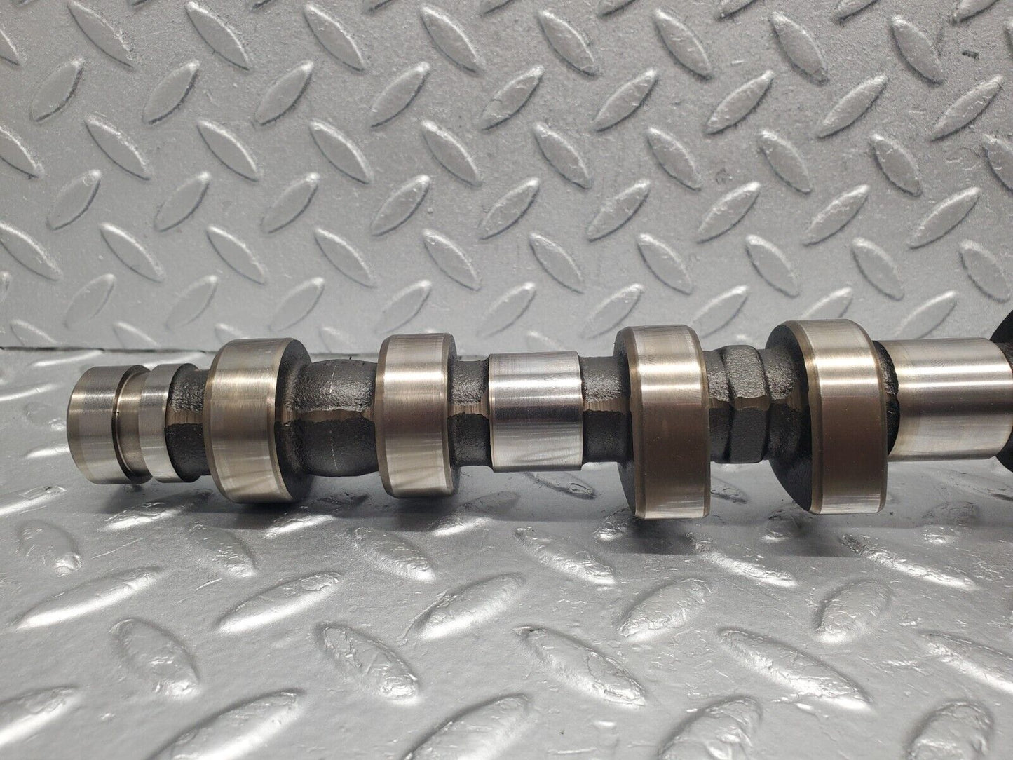 46223 Mercedes-Benz W124 280E Camshaft R1044501