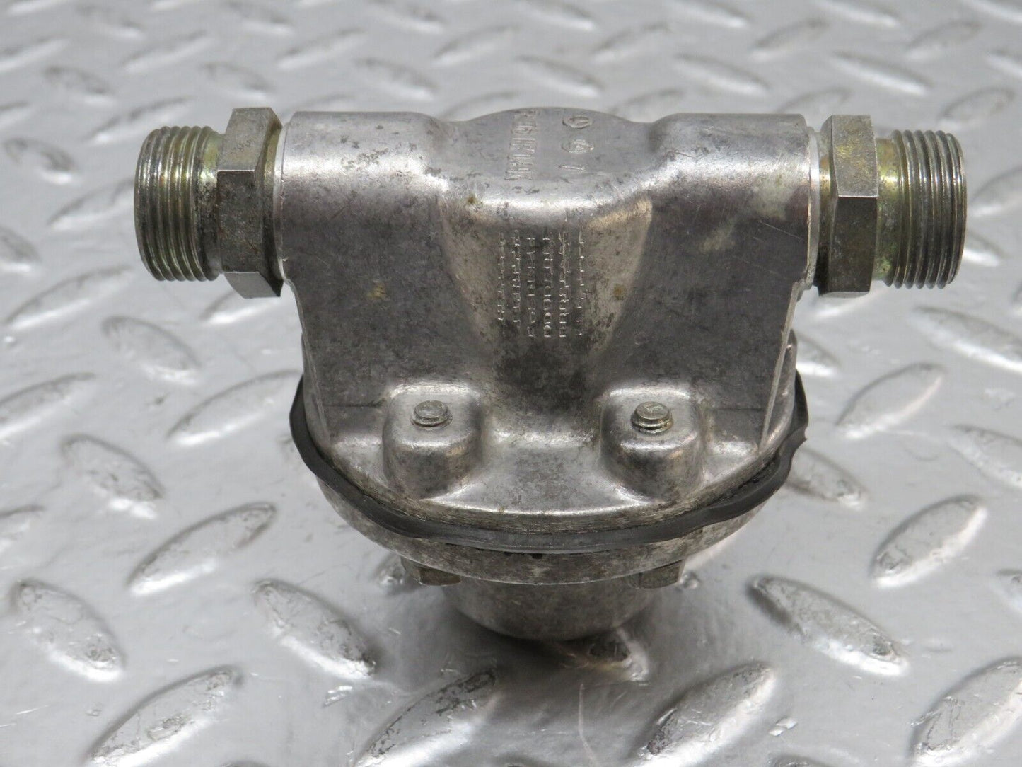 25095 Mercedes-Benz R107 C107 Oil Pressure Damper 1161870494
