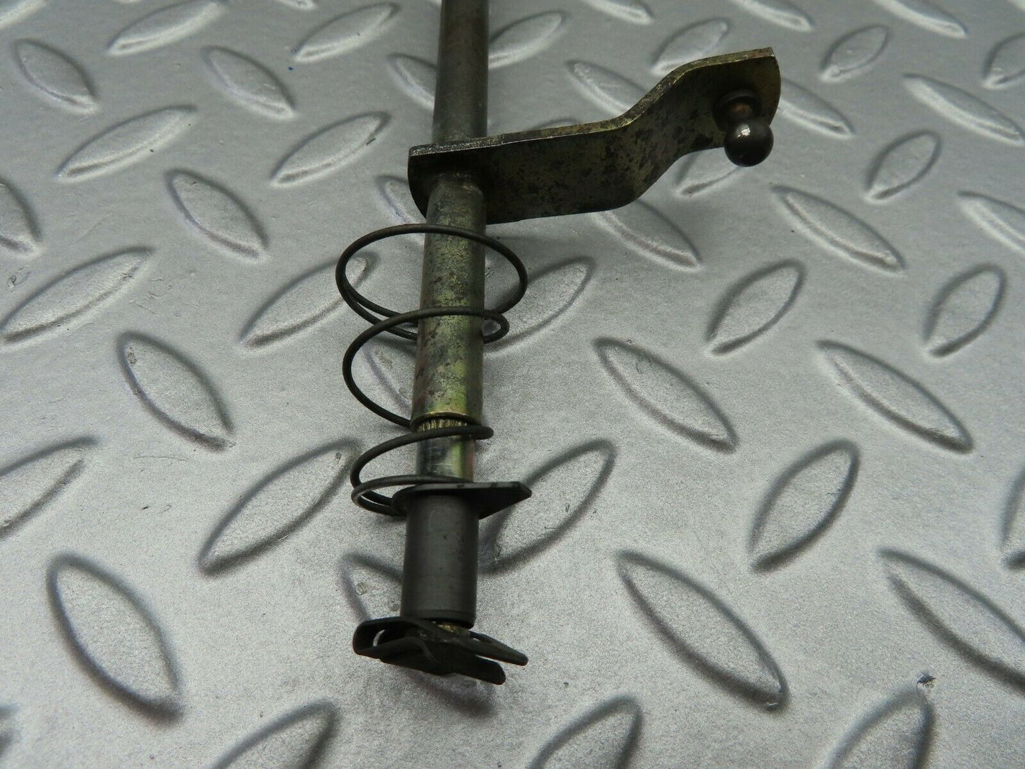6402 Mercedes-Benz W126 380SE Accelerator Pedal Linkage