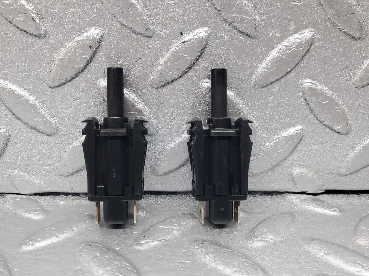 45886 Mercedes-Benz W126 420SE Door Contact Switch 2x 0015458714