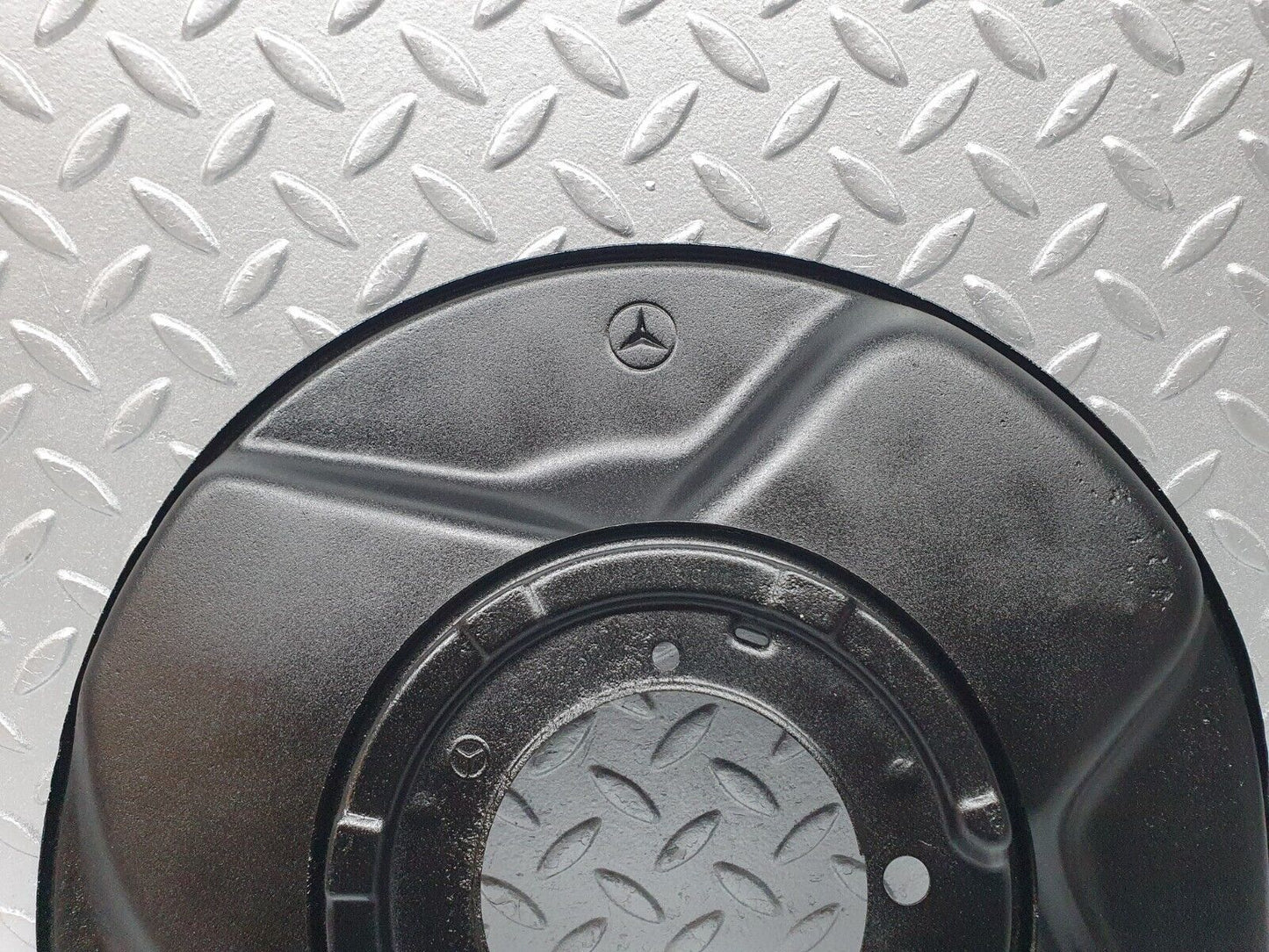 40716 Mercedes-Benz W123 300D Rear Right Brake Disc Protection Plate 1154270396