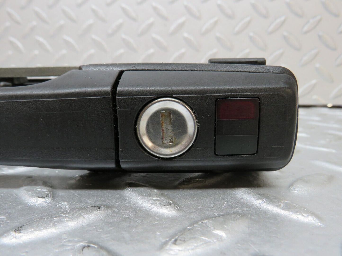 38463 Mercedes-Benz R129 280SL Coupe Left Door Exterior Handle With Key