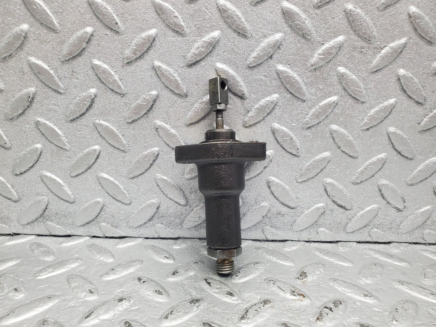 W112 idle regulator cylinder used OEM