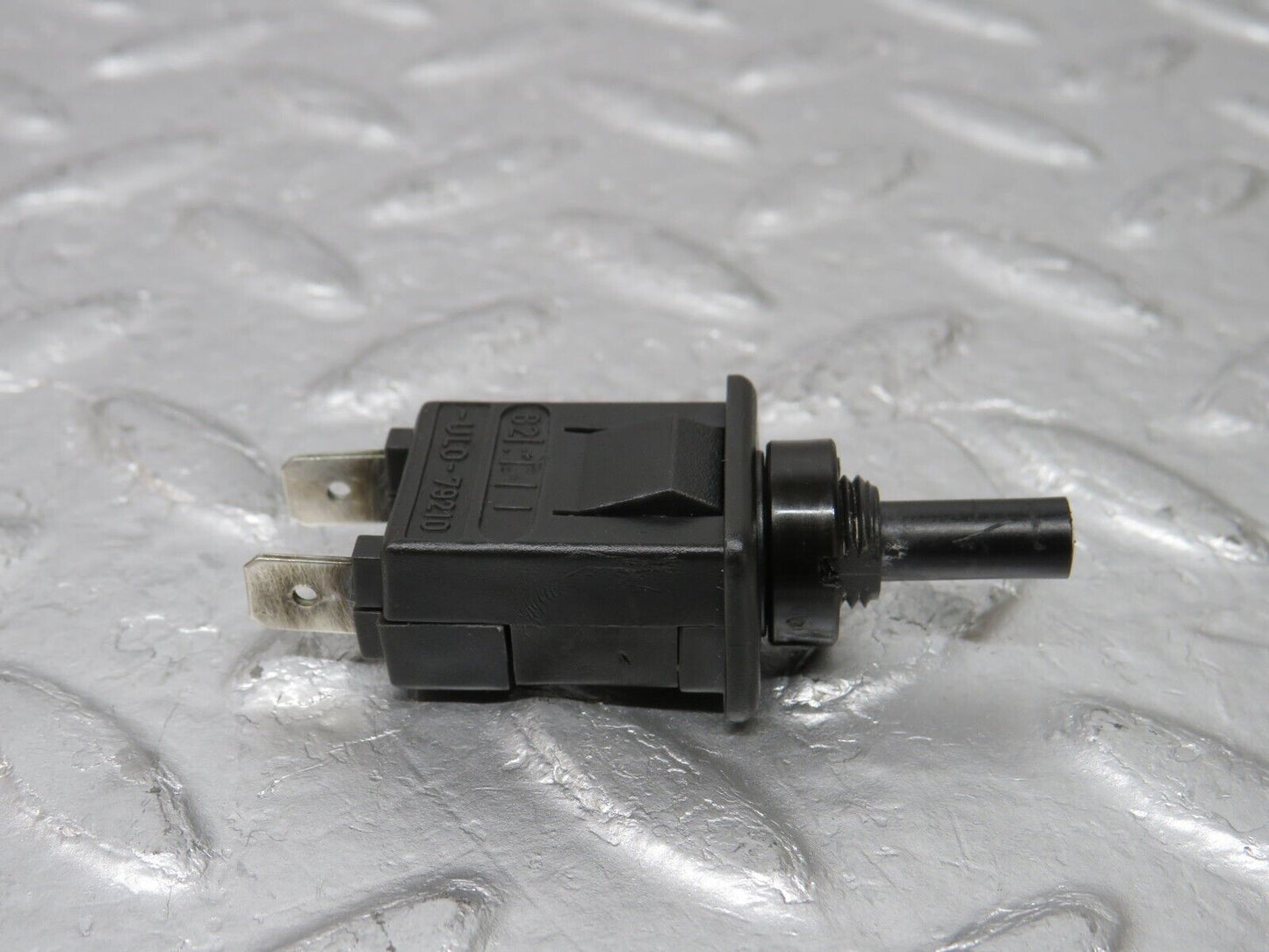 34644 Mercedes-Benz C126 380SEC Coupe Glove Box Light Switch 0008213252