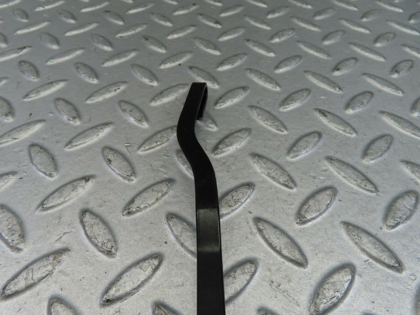 9639 Mercedes-Benz C123 280CE Coupe Wiper Arm Bosch Left 3399990553