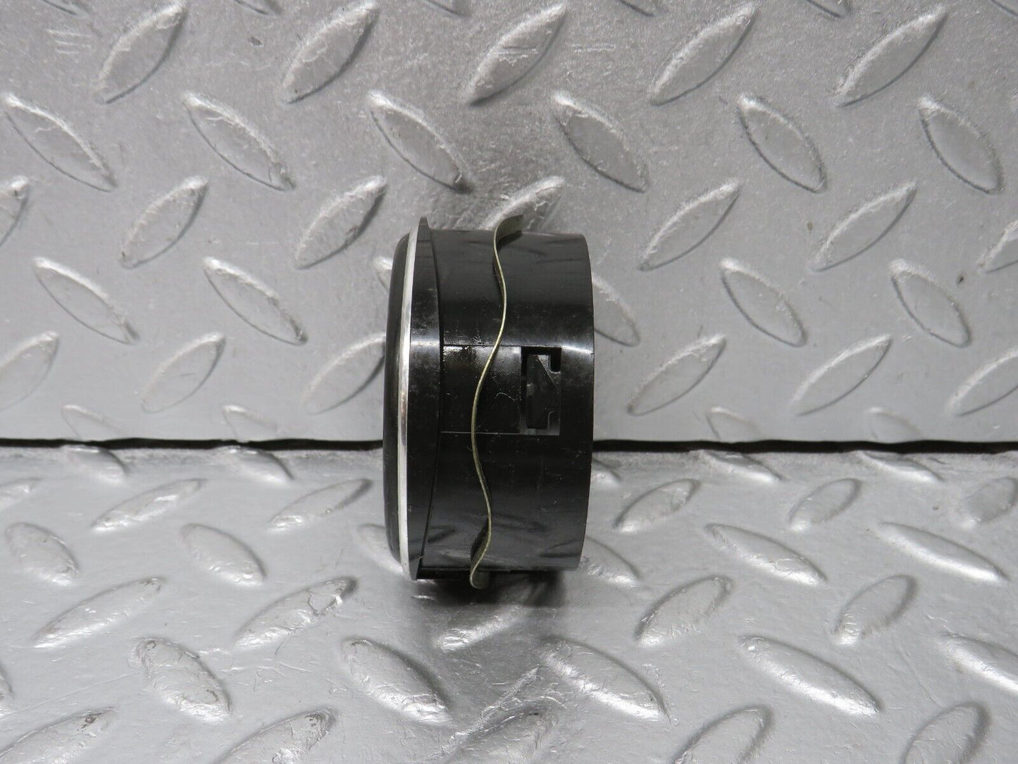 39183 Mercedes-Benz R107 500SL Dashboard Air Vent Chrome Bezel