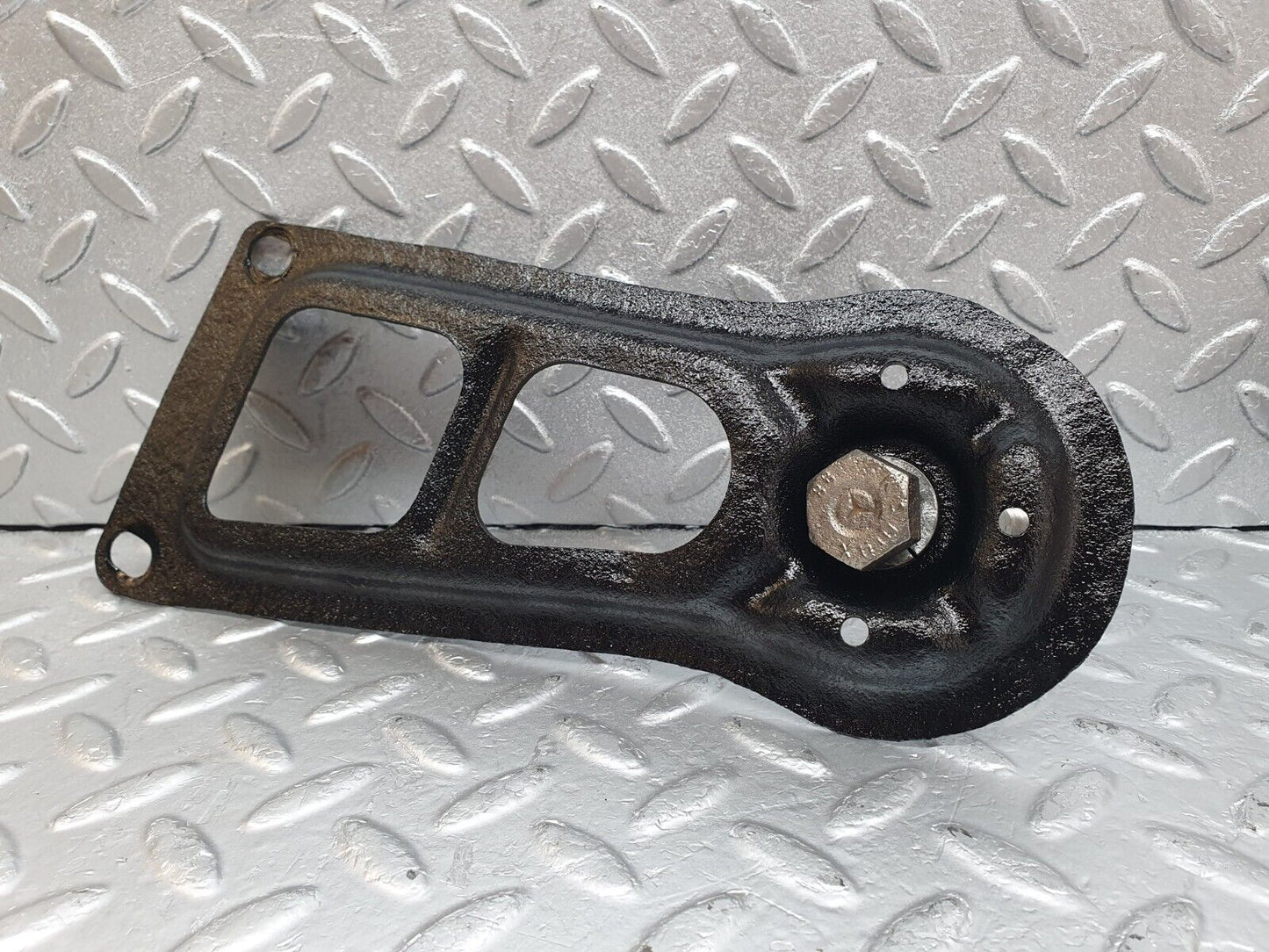 43893 Mercedes-Benz C123 230CE Coupe Rear Suspension Axle Mounting Bracket