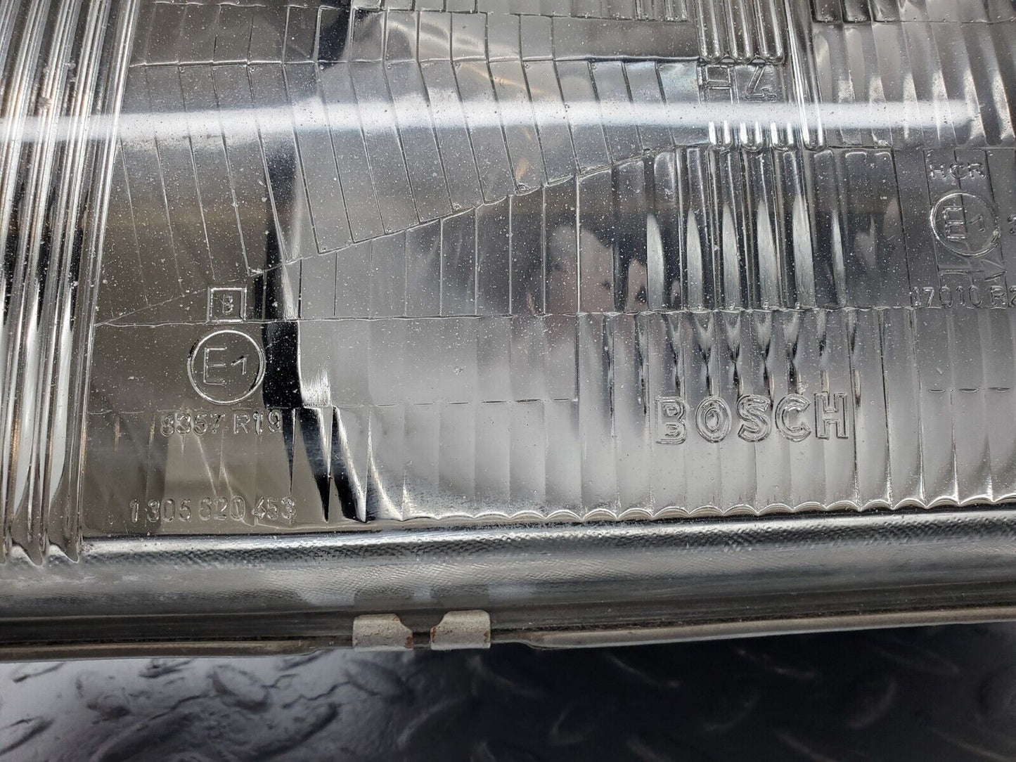 45827 Mercedes-Benz W126 420SE Headlight Left Bosch 0301065705 1268209461