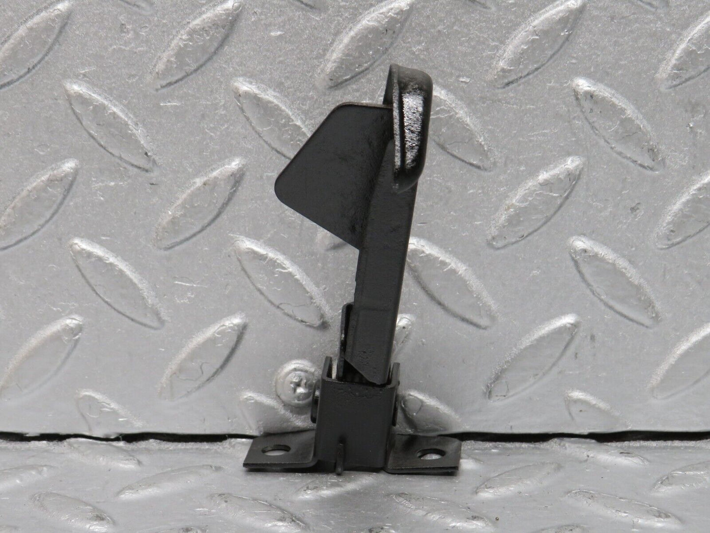 39252 Mercedes-Benz R107 500SL Bonnet Safety Latch