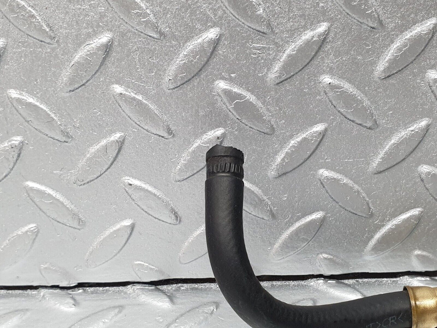 40754 Mercedes-Benz W123 300D Fuel Tank Fuel Filter Hose Pipe