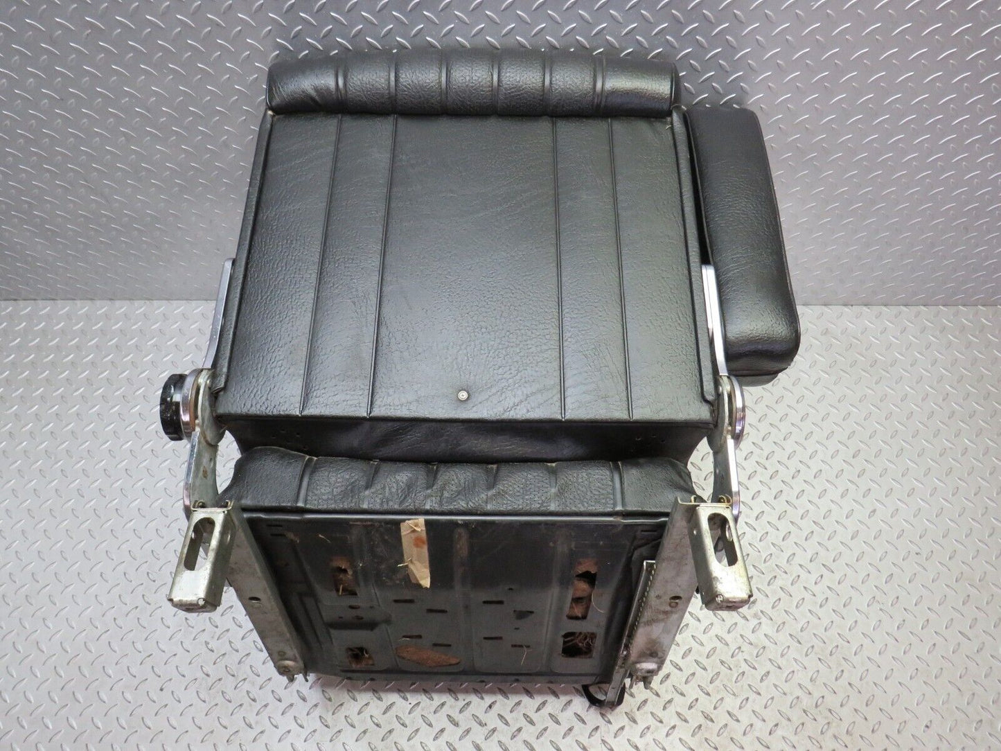 35884 Mercedes-Benz W108 Front Left Seat Black