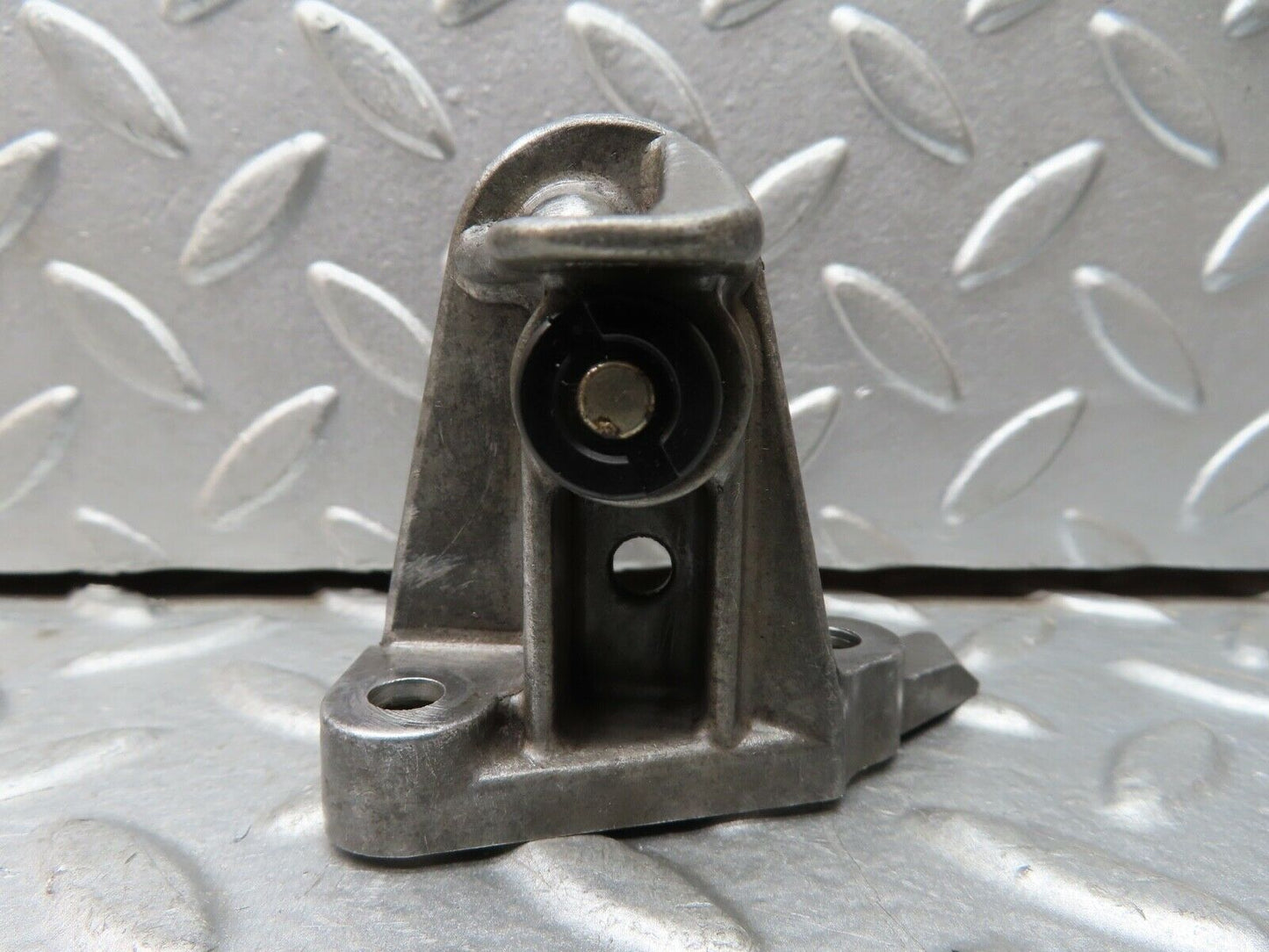 19553 Mercedes-Benz C140 CL420 Coupe Crankshaft Sensor With Holder 1161580640