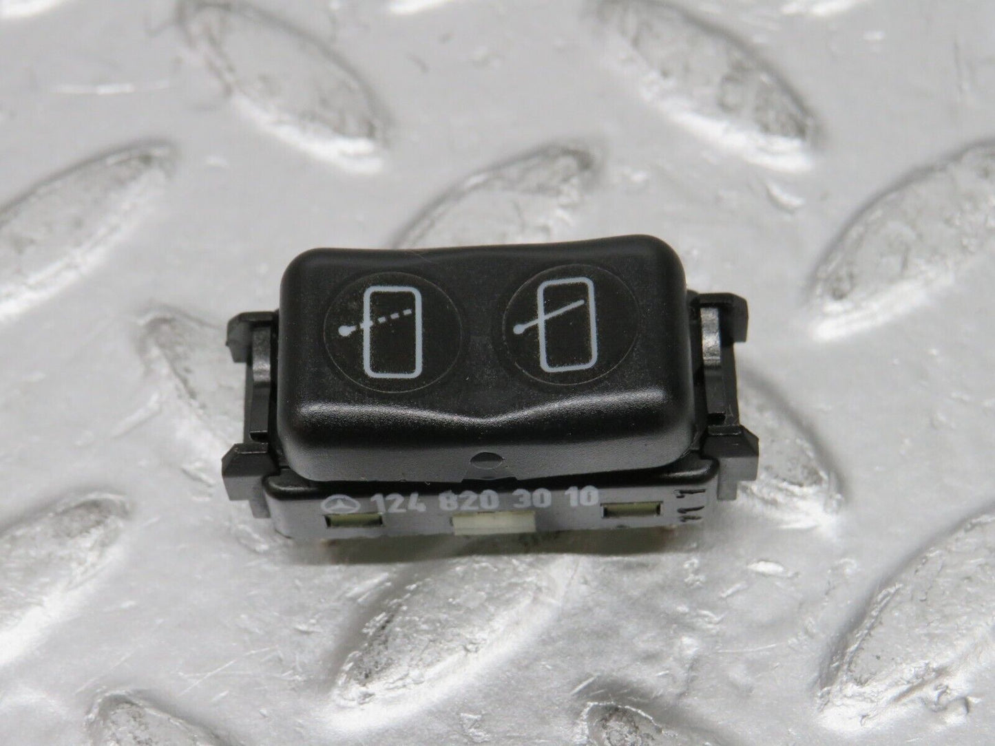 32464 Mercedes-Benz S124 300TE Wagon Windscreen Wiper Switch 1248210151
