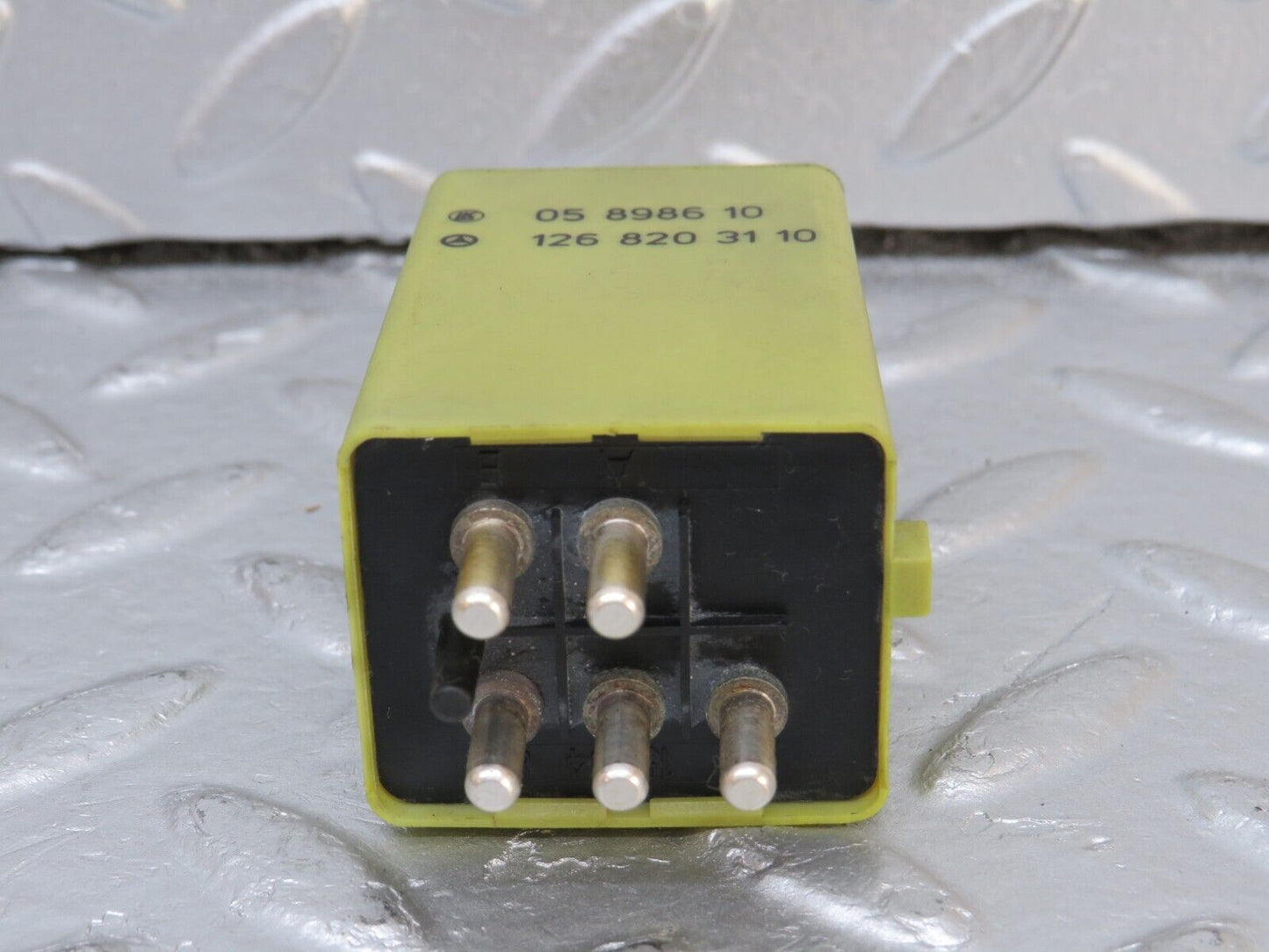 34444 Mercedes-Benz C126 380SEC Coupe Rear Heated Window Relay 1268203110