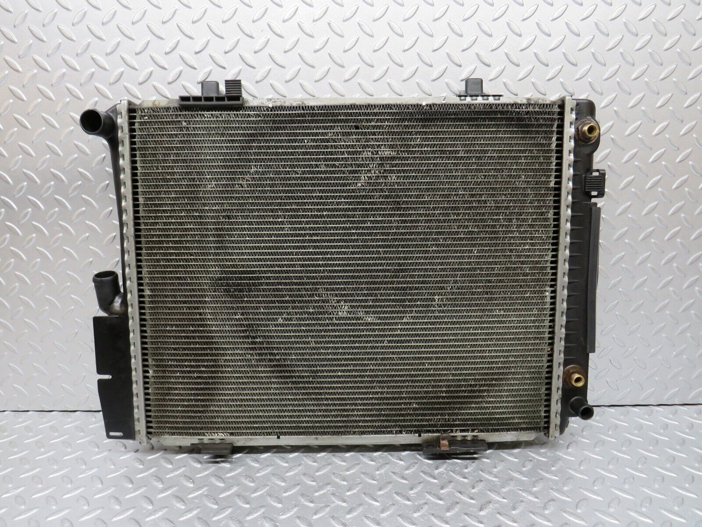 38979 Mercedes-Benz W201 190E Engine Coolant Radiator Behr