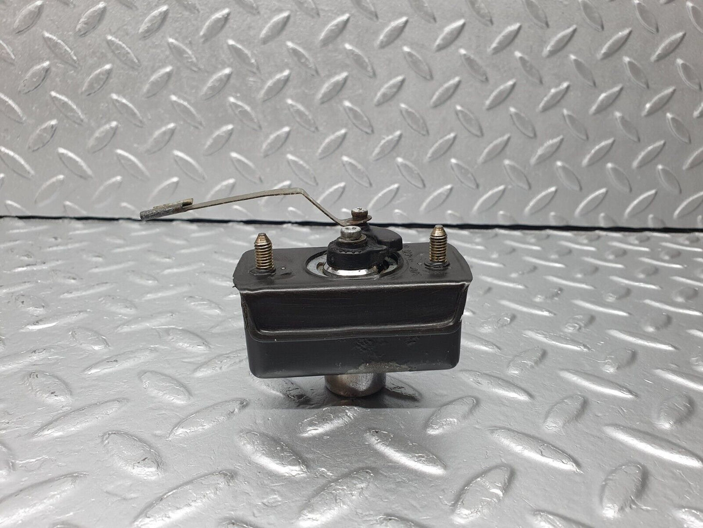 40747 Mercedes-Benz W123 300D Trunk Lock No Key 1237580096 1237500385