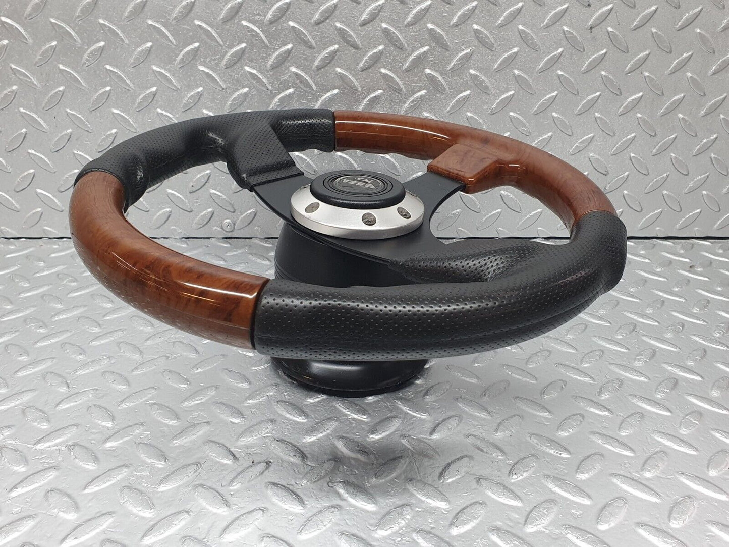 43610 Mercedes-Benz C126 380SEC Coupe DBA Steering Wheel