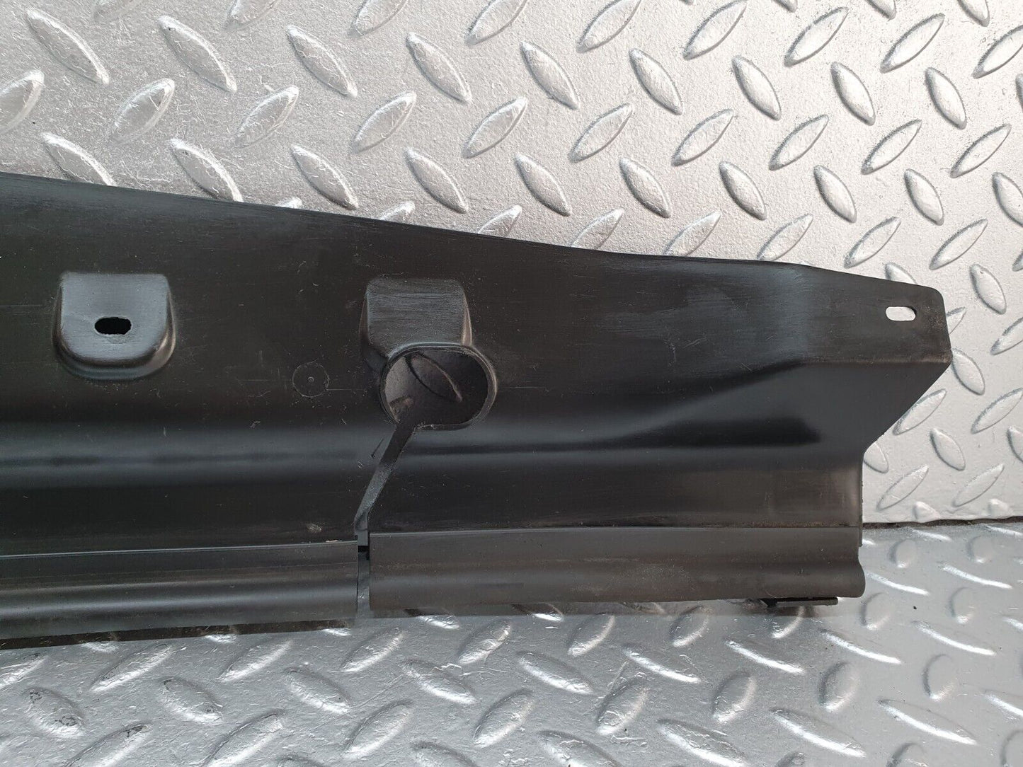41568 Mercedes-Benz W124 200E Radiator Fan Shroud Cover Trim 1245050088