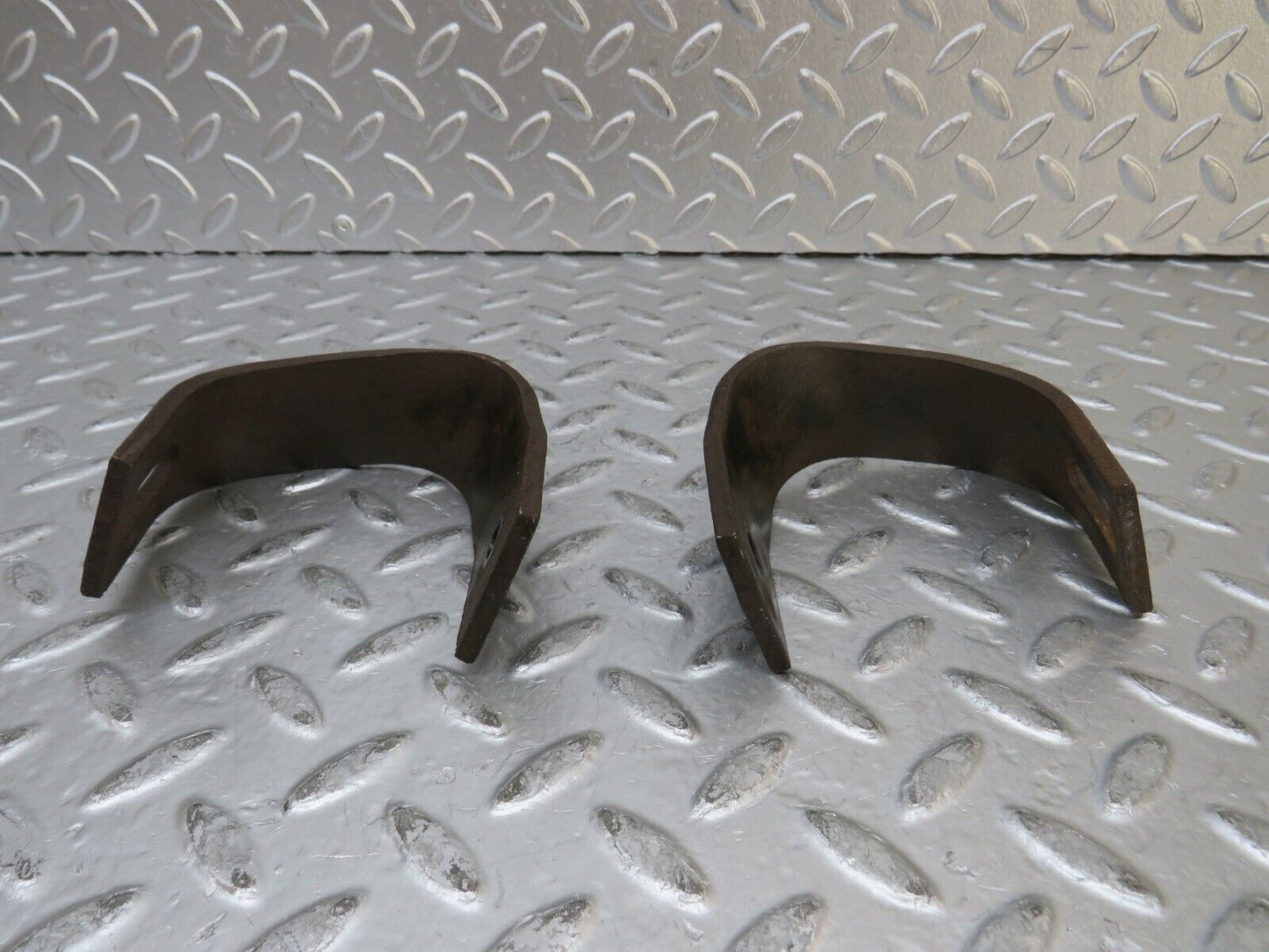 27089 Mercedes-Benz W123 280E Front Bumper Bracket Pair