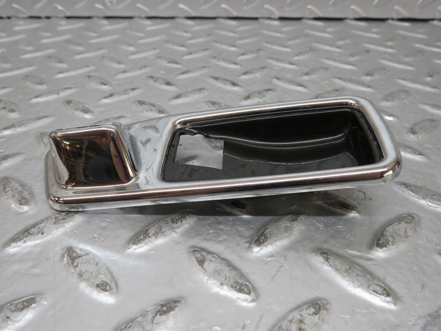 27172 Mercedes-Benz W123 280E Chrome Frame Door Opener Rear Right 1167660211