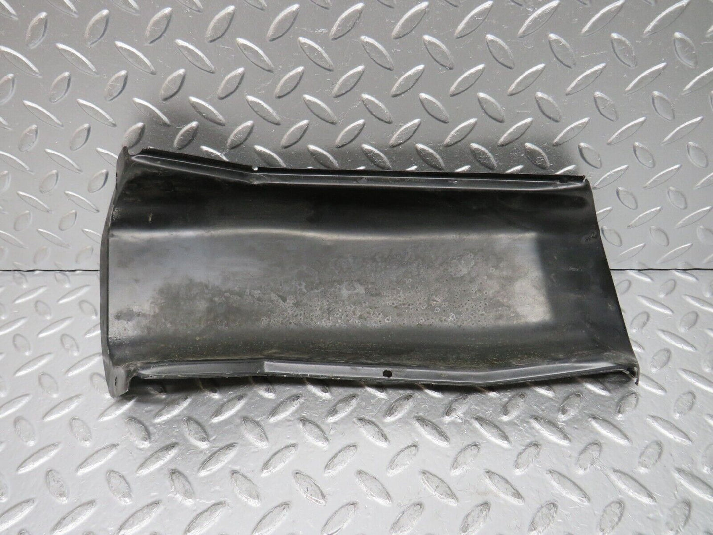 30105 Porsche 924 Fuel Tank Filling Pipe Metal Cover