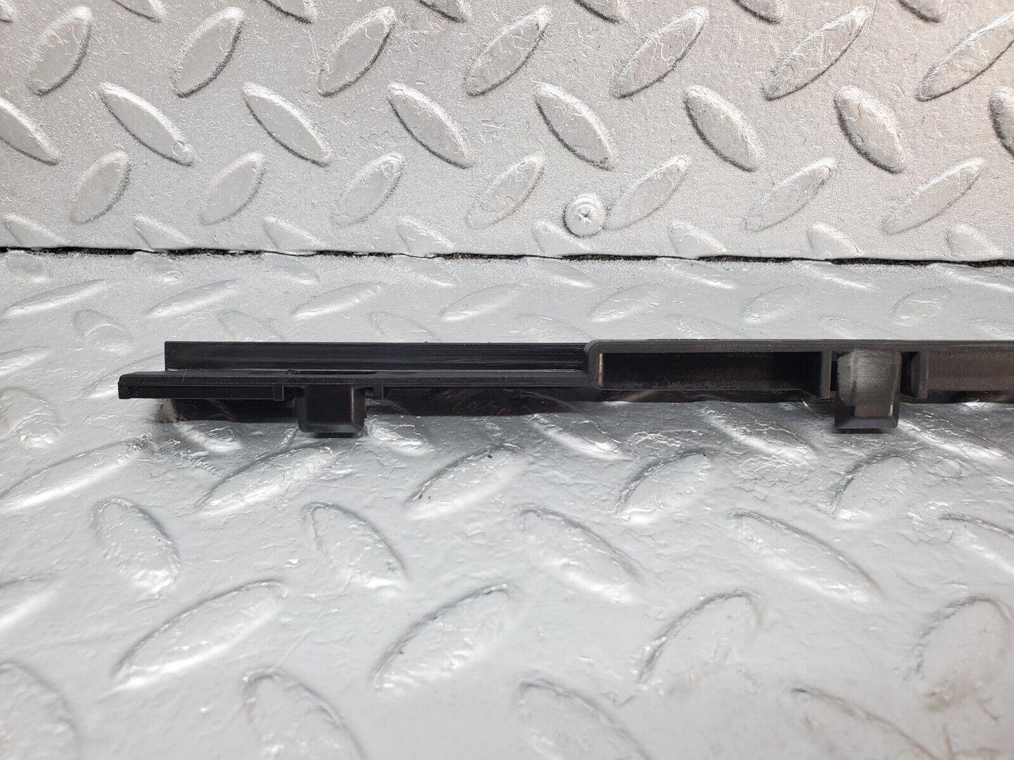 44676 Mercedes-Benz W124 220E Sunroof Frame Guide Rail 1247820131 1247820231
