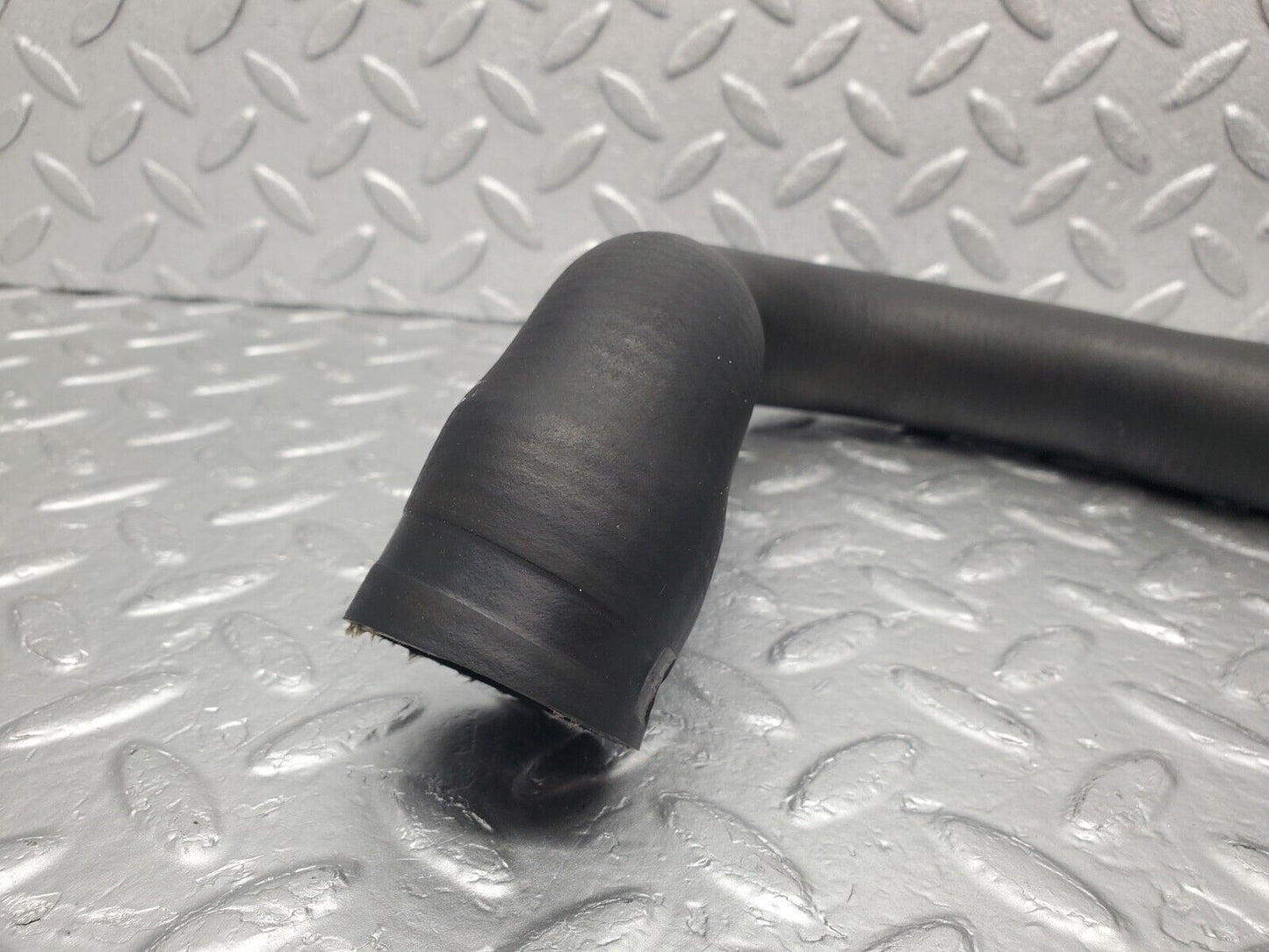 46070 Mercedes-Benz W126 420SE Radiator Hose Pipe 1265014682