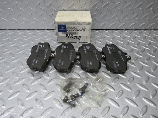 38206 Mercedes-Benz W202 Genuine Front Brake Pads New 0054204620