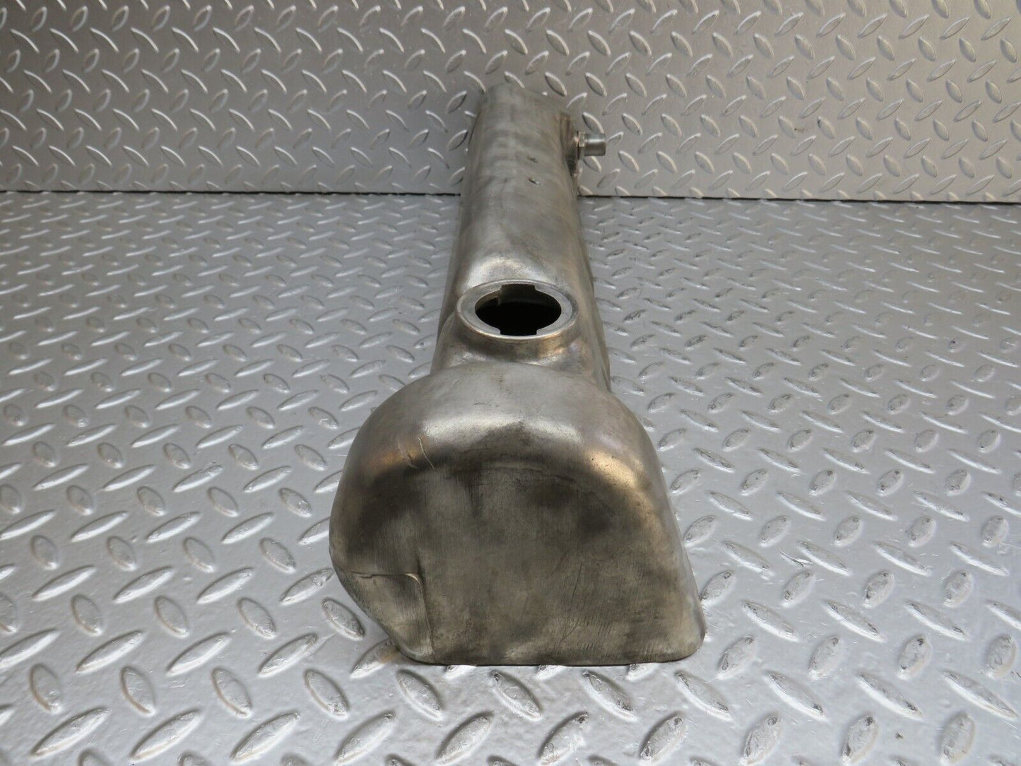 32843 Mercedes-Benz C107 R107 350 V8 Cylinder Head Valve Cover Right Side 1160161905