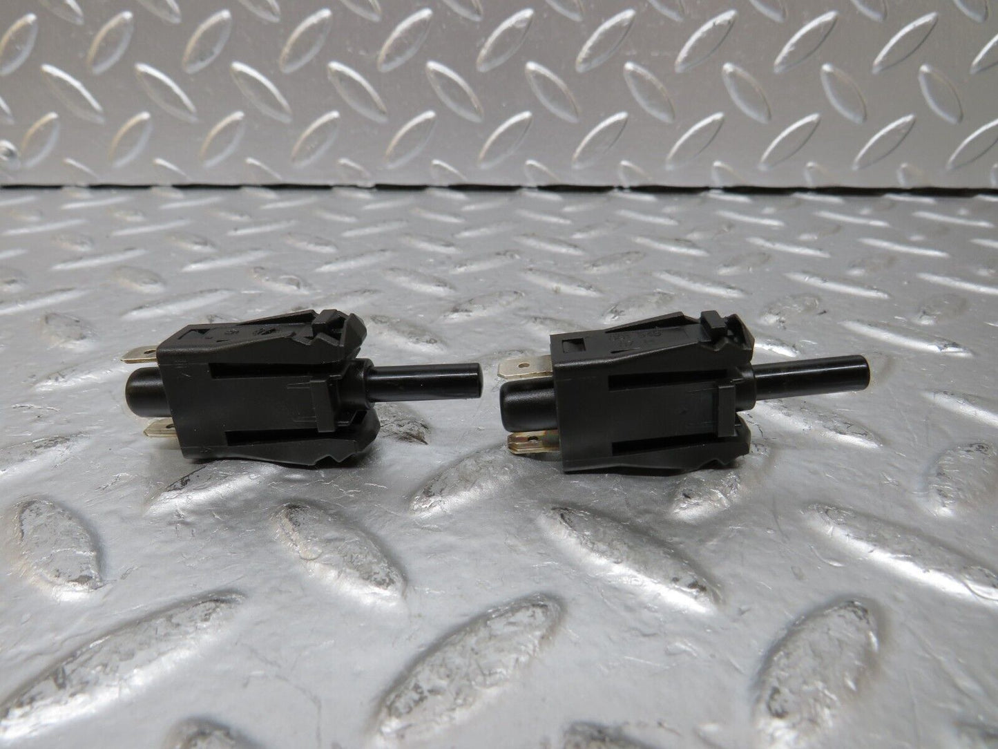25812 Mercedes-Benz W124 280E Door Contact Switch Pair 0015458714
