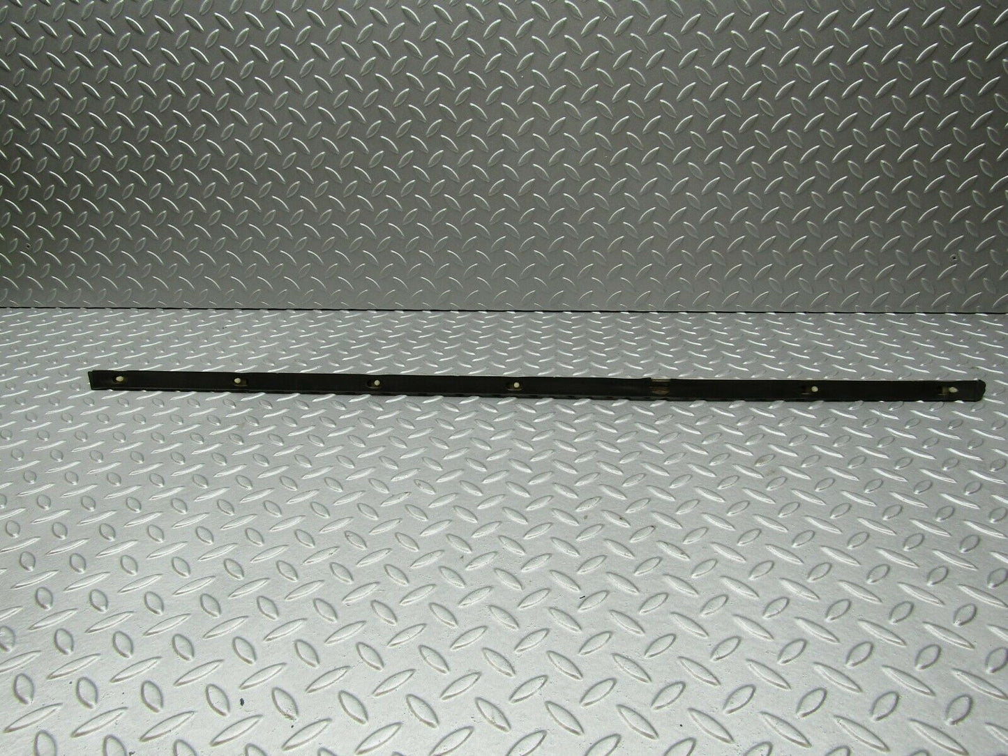 3334 Mercedes-Benz W115 220D Centre Door Chrome Trim Front Left