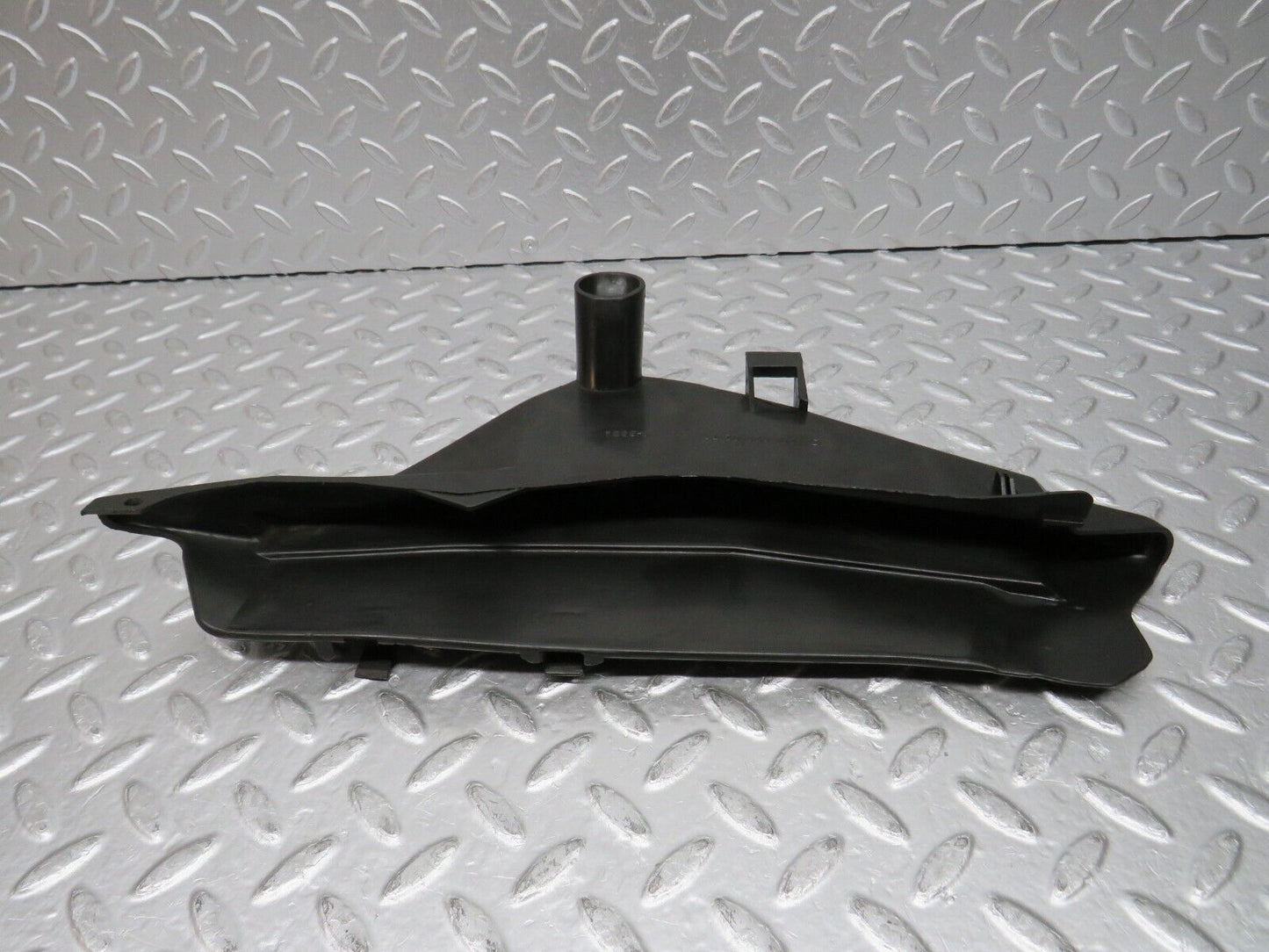 31687 Mercedes-Benz W201 190LE 1.8L Front Right Rain Gutter Drain Channel 2016280273