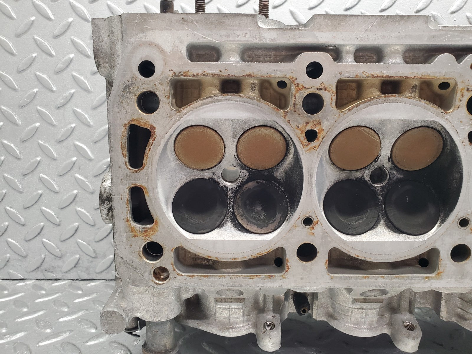 W124 Wagon cylinder head used OEM